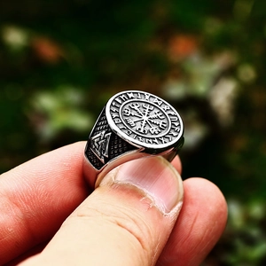 Vintage Viking Vegvisir compass ring in stainless steel with nordic rune engravings