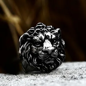 Anello vintage da uomo con testa di leone in acciaio inossidabile argento con dettagli