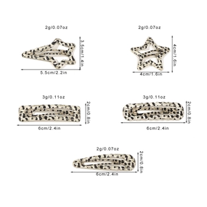 5-teiliges minimalistisches Haarspangen-Set mit schwarz-weißem Leopardenmuster und Sternform