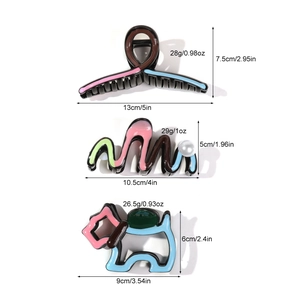 Three Korean-style colorful resin dog hair claws and wavy clips for women with size details