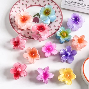 Sweet Mini Flower Hair Claw Clip ABS Translucent Gradient Plumeria Hair Accessory For Women Summer Beach Vacation Hair Styling