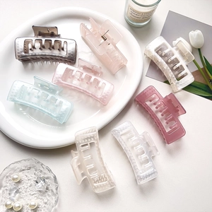 Pince à Cheveux Géométrique Creuse Givrée à la Mode pour Femmes Design Haut de Gamme Pince en Plastique Accessoire de Coiffure