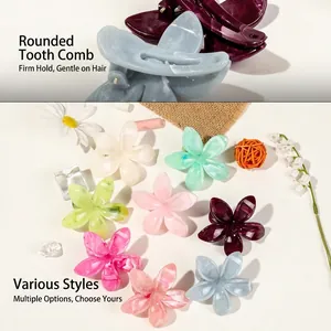 Set di mollette a fiore in colori macaron con trama marmorizzata per stile vacanza dolce