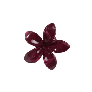 Elegante fermaglio per capelli a fiore bordeaux con trama marmorizzata per vacanze