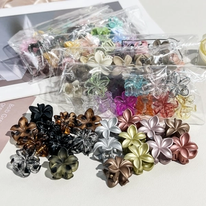 Small Frangipani Flower Hair Claw Clip Matte Glossy Floral Design Hairpin Mini Flower Hair Grip For Women Fashion Headwear
