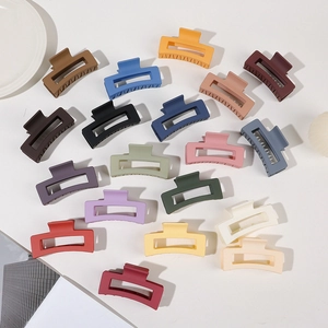 Pinces à Cheveux Carrées Mates Antidérapantes Grandes Pinces Géométriques Creuses en Plastique Pinces à Mâchoires pour Femmes Accessoires Coiffage