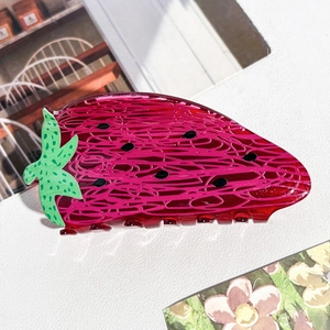 Grosse pince à cheveux en acrylique motif fraise avec ressort en métal robuste