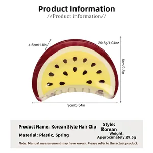 Détail montrant les dimensions d'une pince à cheveux fruit de la passion de 9x6cm