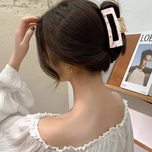 8.5cm floral checkered hair claw clip for women stylish resin shark clip hair accessory