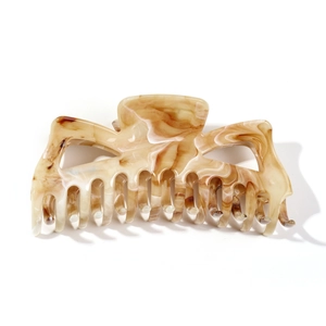 Pinza per capelli oversize in acetato marmorizzato crema per capelli folti ed eleganti
