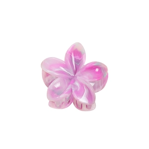 Pince à cheveux fleur de frangipanier avec texture marbre rose et blanc élégante