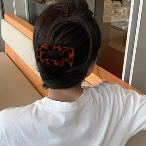 Pince à cheveux rectangulaire élégante en écaille de tortue avec motif léopard classique