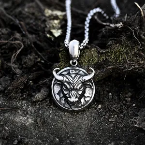 Vintage Stainless Steel Bull Head Medallion Pendant For Men Punk Animal Relief Pendant Only Without Chain Men Jewelry Gift