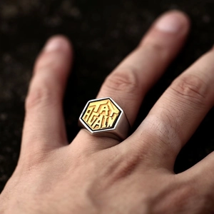 Men's hexagonal stainless steel ring with Try Again golden plaque and vintage silver finish