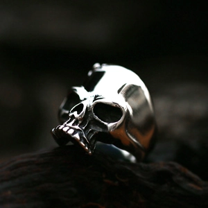 Vintage stainless steel skull ring for men with retro gothic viking design and rustic finish