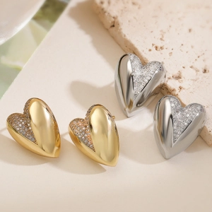 18K Gold Plated Copper Heart Stud Earrings Inlaid Zircon Splice Geometric Design Niche Small Stud Earrings For Women Daily Jewelry