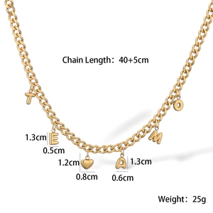 Detailansicht der goldfarbenen Kette mit TE AMO Herzanhänger und 40+5cm Kettenlänge