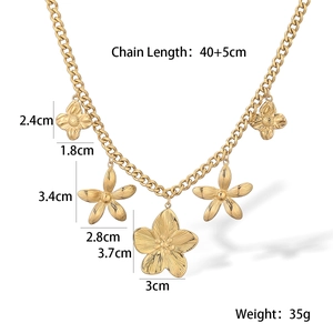 Detaillierte Maße der 18K Gold Blumen-Halskette mit 40+5cm Kettenlänge und 35g Gesamtgewicht