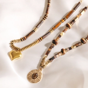Collier bohème en acier inoxydable doré avec pendentif cœur et perles d'œil de tigre