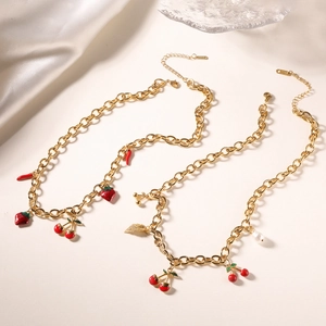 Collier chaîne épaisse en acier inoxydable doré 18 carats avec pendentifs cerise et fraise
