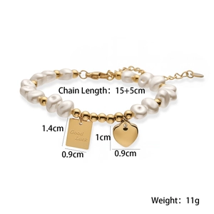 Détails du bracelet plaqué or 18 carats avec perles et breloques Good Luck