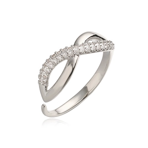 Bague croisée géométrique réglable en argent avec des pierres de zircone brillantes