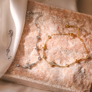Bracciale Minimalista con Pendente a Croce in Acciaio Inossidabile per Donna Oro Argento Placcato Strass Gioielli Regolabili