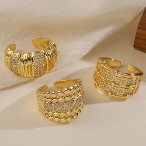 Vintage Bague Ouverte Large en Cuivre Plaqué Or 18K avec Zirconia pour Femme Bague Réglable Géométrique Bohème Bijoux de Mode Designer