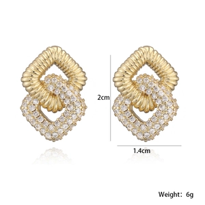 Intertwined geometric gold stud earrings with cubic zirconia, 2cm height, luxury style