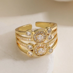Bague ouverte multicouche luxueuse plaquée or 18 carats avec zircones blanches éclatantes