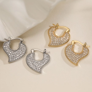 Boucles d'Oreilles Créoles Cœur en Cuivre Style Occidental Plaqué Or 18K Avec Strass Incrusté Bijoux Forme de Cœur Femme