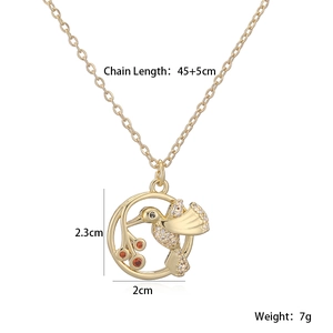 Halskette mit 18K Goldbeschichtung, Kolibri-Anhänger, orangefarbenen Steinen und Zirkon