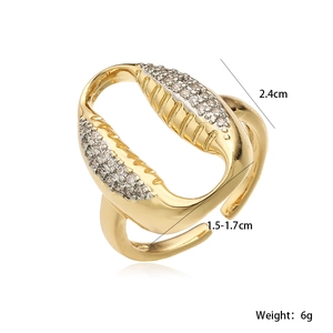 Detail view of the gold-plated heart turtle ring size 2.4cm and weight 6g dimensions