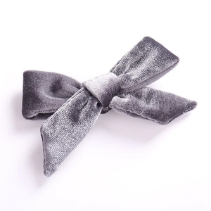 Lazo clásico de terciopelo gris para el pelo de niñas con textura suave