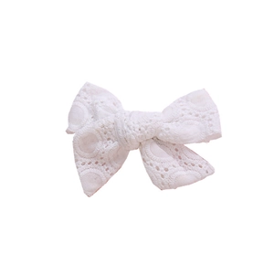 Eleganter weißer Spitzen-Haarclip mit Schleife und Stickerei im Vintage-Stil für Mädchen