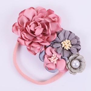 Élastiques fleurs en soie faits main pour filles avec motifs floraux rose gris et perles