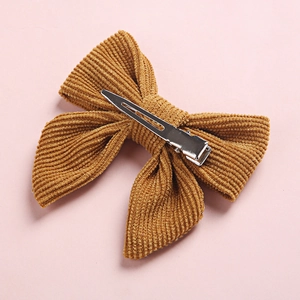 Barrettes à nœud en velours côtelé marron avec clip en métal argenté pour petites filles