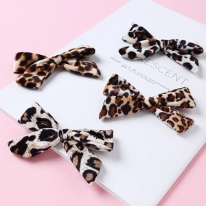 Leopard Print Velvet Bow Hair Clips For Girls Children Cute Flocked Fabric Alligator Clips Handmade Bowknot Hair Accessories
