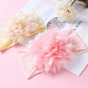 Elastische Baby-Stirnbänder aus Nylon mit großen 3D-Chiffonblumen in Hellgelb und Rosa