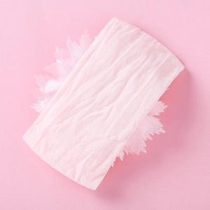 Rosa Baby Stirnband aus Nylon mit weichen Falten und Spitzenblumen für Kleinkinder