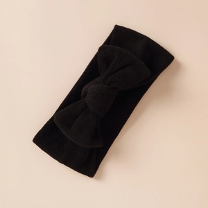Vue détaillée du bandeau noir à nœud en imitation cachemire pour bébés et enfants