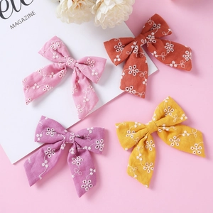 Barrettes à Nœud Brodé pour Bébés Filles en Coton avec Broderie Florale Ajourée Style Pastoral Mignon Accessoires Cheveux