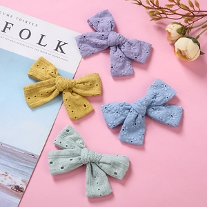 Lot de quatre pinces à cheveux brodées en dentelle pour filles en coton pastel