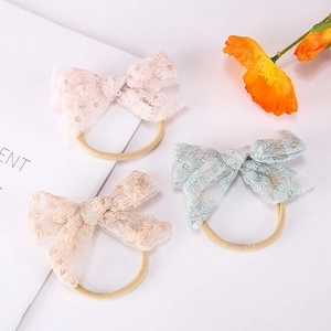Bandeau Bébé en Nylon Souple avec Nœud en Maille et Broderie Florale Accessoire Cheveux Élastique Fait Main