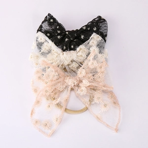 Lot de 3 bandeaux bébé en dentelle florale en noir, beige et rose tendre