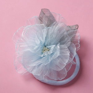Bandeau bébé en nylon souple avec une fleur en maille 3D bleu clair et pétales fins