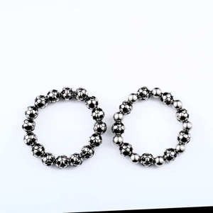Bracciali da uomo in acciaio inossidabile punk con perline e motivi a pallone da calcio