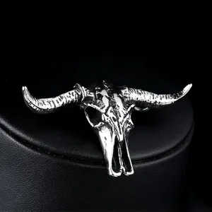 Pendentif tête de buffle en acier inoxydable style punk rétro sur socle en cuir noir