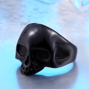 Herren Vintage Edelstahl Totenkopf Ring in Schwarz mit poliertem und mattem Gothic-Finish