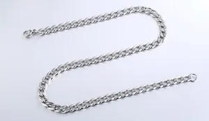 Polierte silberne Edelstahl-Wasserwellenkette mit sicherem Karabinerverschluss für Damen